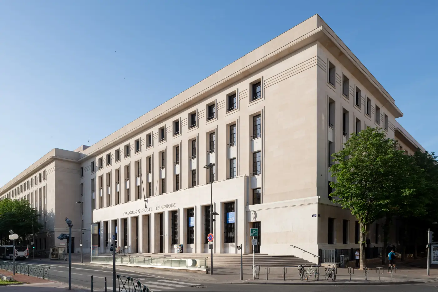 Façade de la poste Bellecour à lyon 