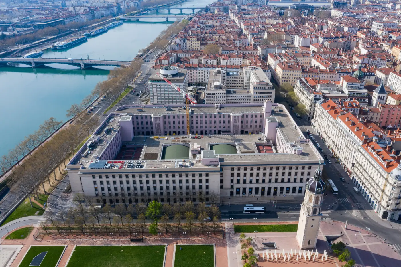 vue aérienne du chantier de l'hotel des postes de lyon 