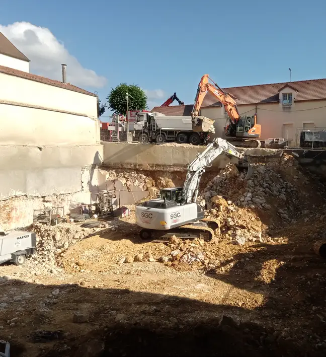 terrassement pour la reconstruction du Domaine des Lambrays