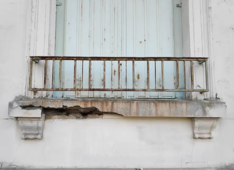 élément du pavillon panhard à restaurer