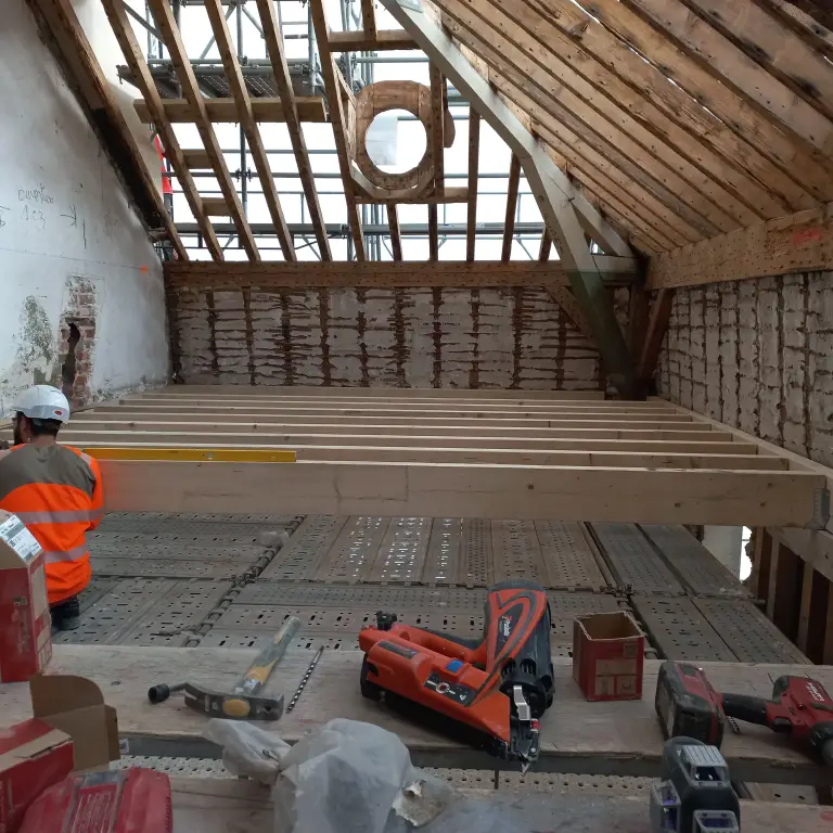 réfection du plancher des combles du pavillon panhard