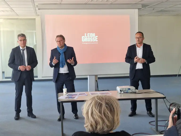 Visite presse de l'usine Techniwood de Rumilly après le rachat par Léon Grosse