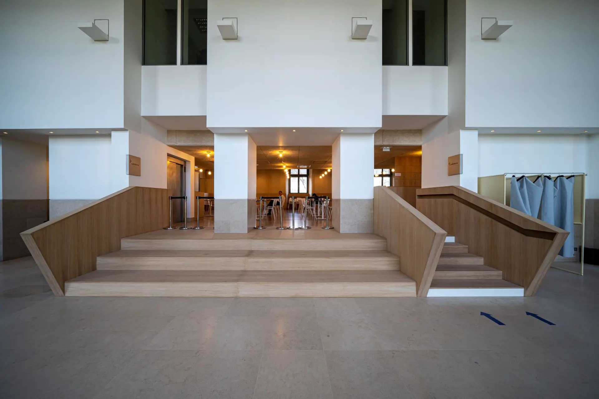 Ecole_du_Louvre_4.jpg Ecole_du_Louvre_4.jpg